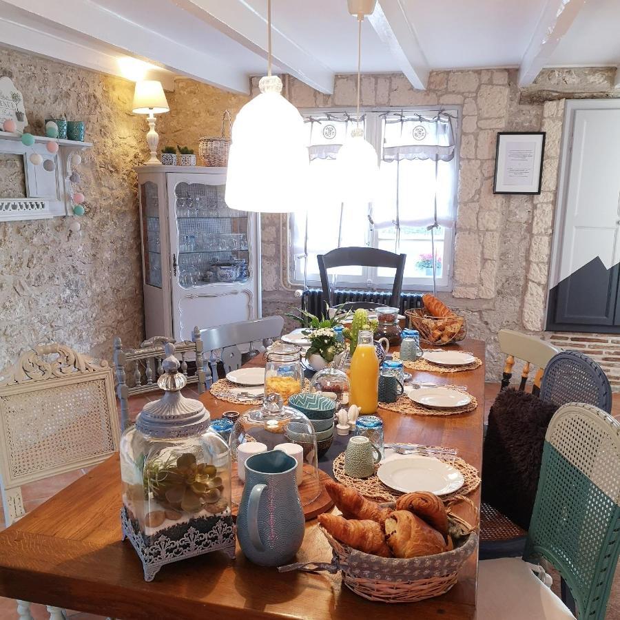 Aux Champes Bed & Breakfast Saussignac Exterior foto